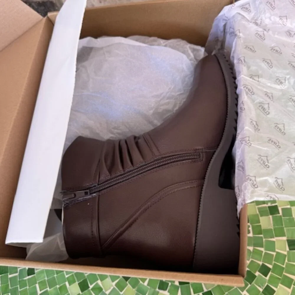 Cliffs by White Mountain Booties - Durbon DK BROWN/SMOOTH 7 Wide
